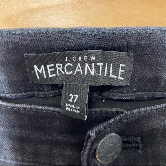 J. Crew 8" midrise black skinny jean in signature stretch in size 27 Item J5498 - Picture 5 of 5